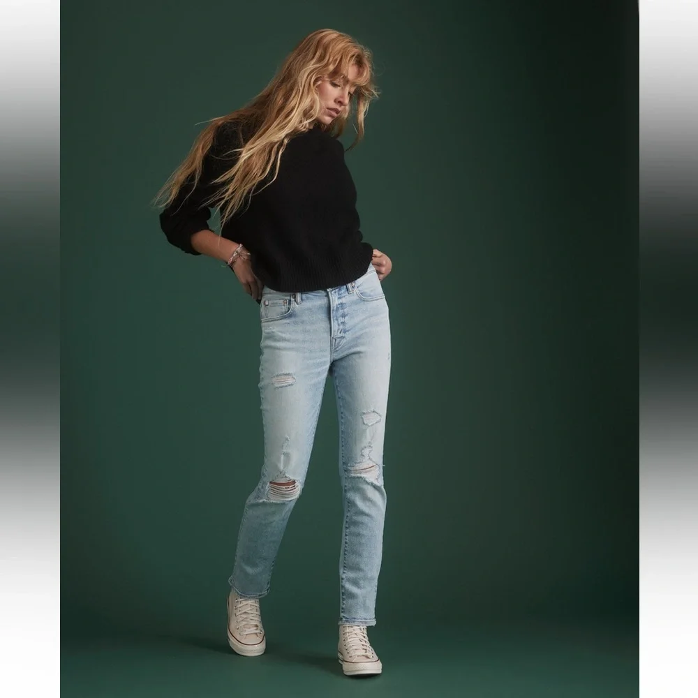 American Eagle Like New AE77 Premium Skinny Jeans Size 6 Reg. in Light Destroy - Picture 1 of 15